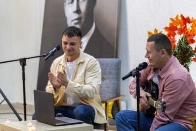 Резиденты «Тавриды» провели концерт-презентацию альбома на стихи Сергея Есенина на малой родине поэта