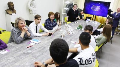 В Центральной городской библиотеке имени С. А. Есенина прошла интеллектуально-творческая программа «Дети в библиотеке»